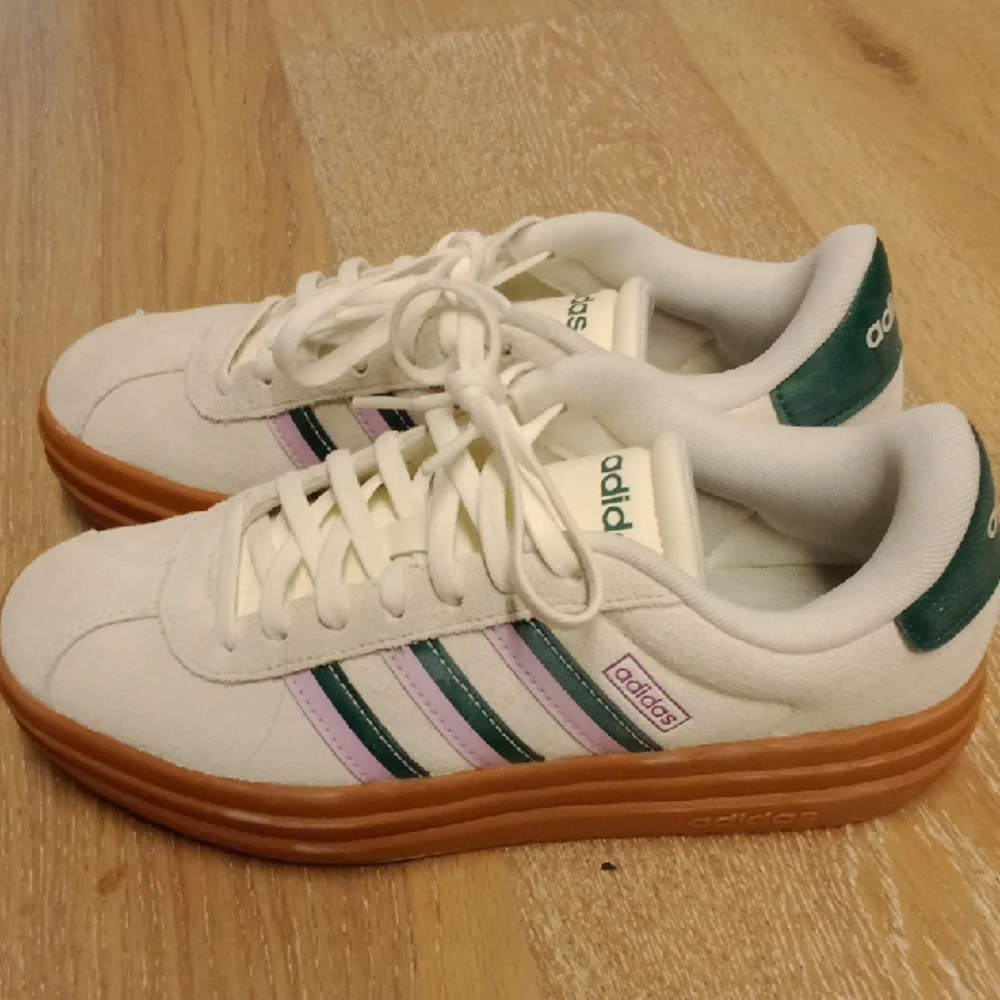 adidas White Low-Top Sneakers with Gum Sole and Pastel Stripe Accents - Picture 2 of 10